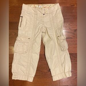 Cabi Cargo Capri Pants Sz 4 Light Tan 7 Pockets Adjustable Legs